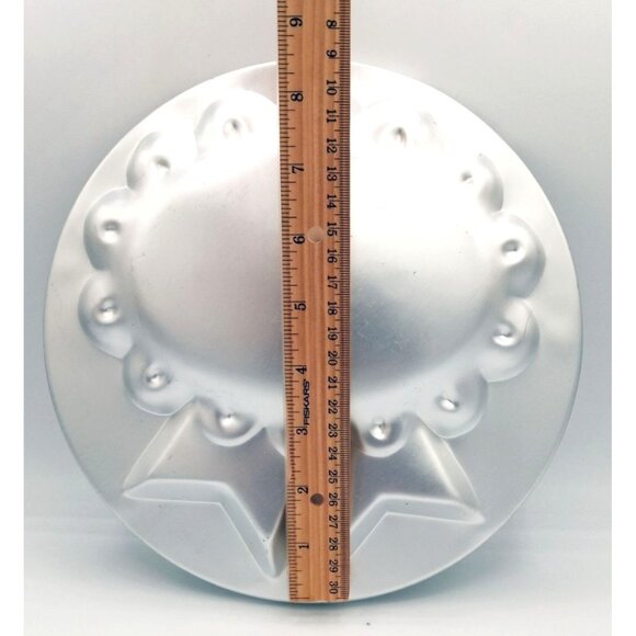 Wilton Blue Ribbon Medal Shaped Cake Mold Pan Vintage Aluminum 503-415 1975 - Picture 2 of 13